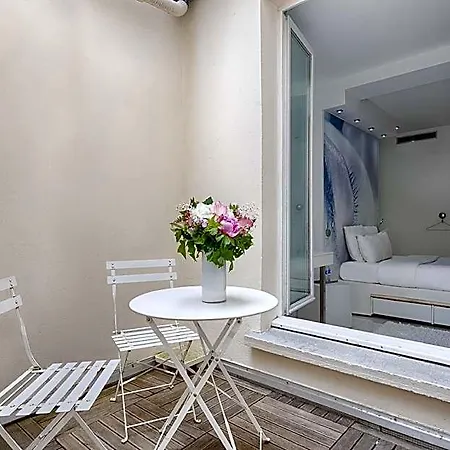 فندق Maison Lenoir 3*