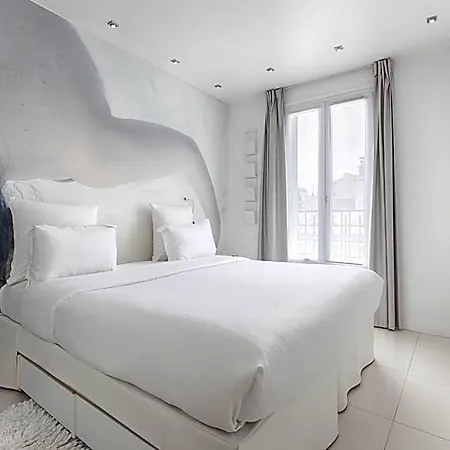 فندق Maison Lenoir 3*