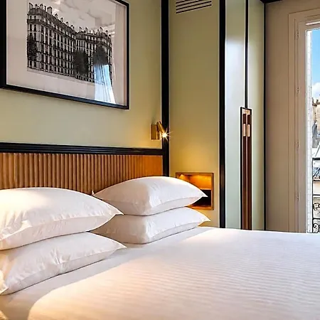 Maison Lenoir فندق 3*