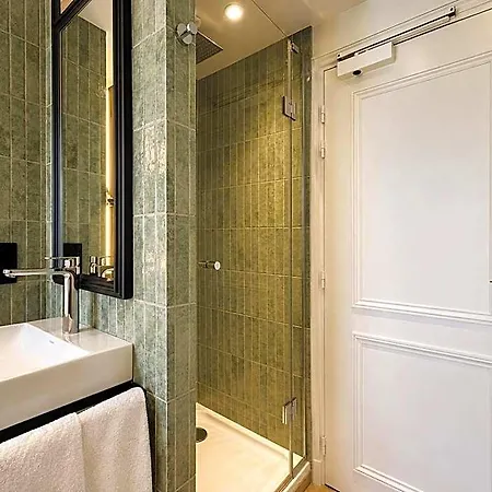 Maison Lenoir فندق 3*