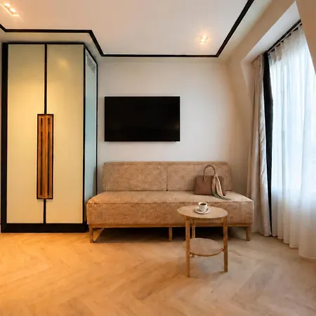 Maison Lenoir Hotel 3*